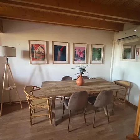 Atico Abuhardillado I Aire Acondicionado L Centrico L Garaje L Trastero I Wifi Apartment Biescas (Aragon)