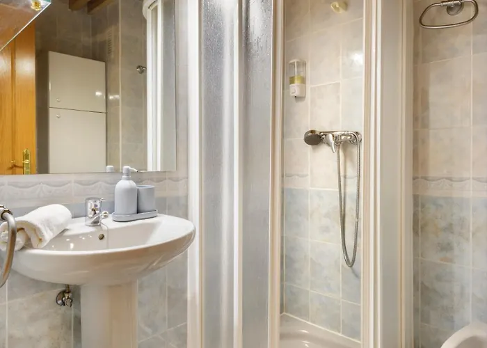 Atico Abuhardillado L Centrico L Garaje L Trastero Biescas (Aragon)