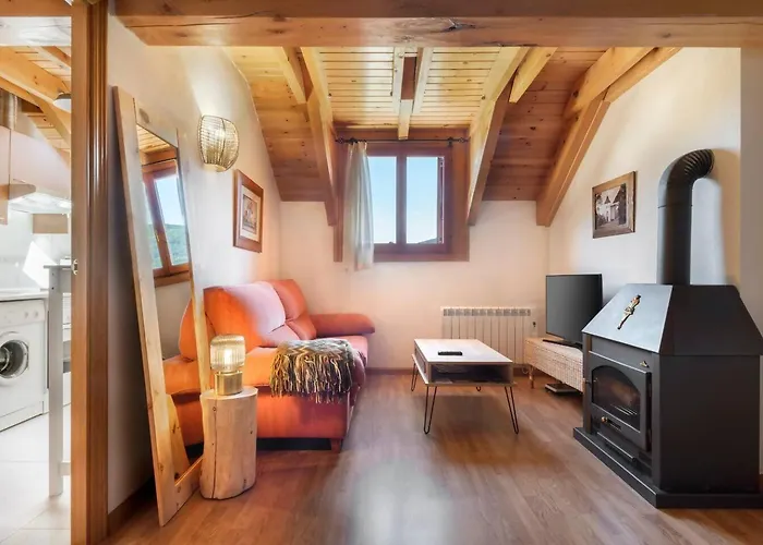 Atico Abuhardillado L Centrico L Garaje L Trastero * Biescas (Aragon)